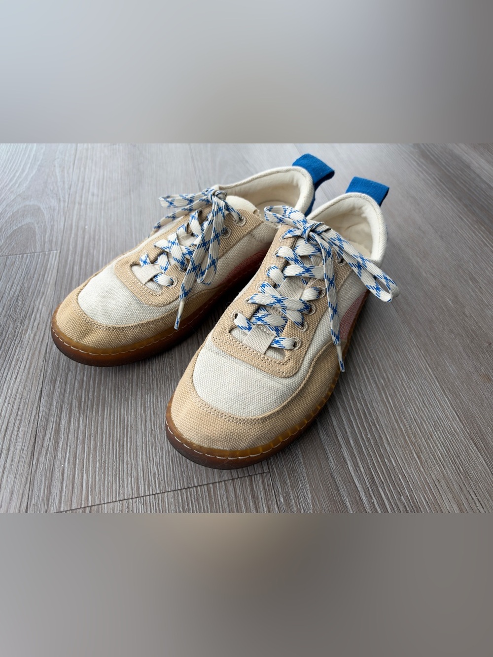Everlane Cream and Tan Thread Bare Sneaker